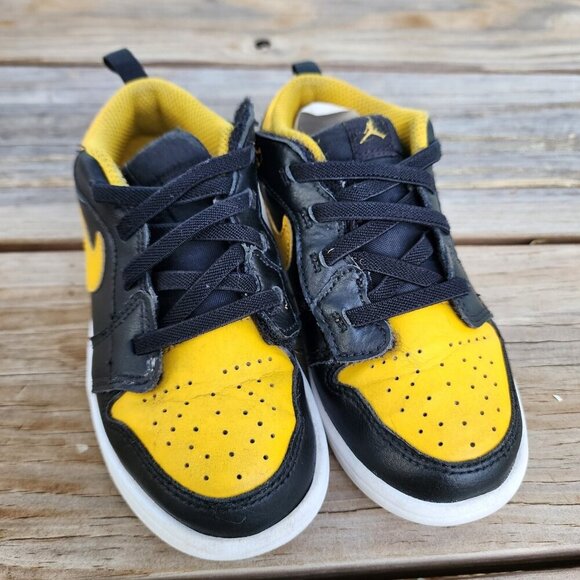 Jordan Retro 1 Low EasyOn Sneakers DR9747-072 Black/Yellow 10C Toddler Kid's - Picture 10 of 15